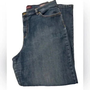 Gloria Vanderbilt Amanda Jeans 16 SHORT Medium Blue Wash. Small scuff see pics